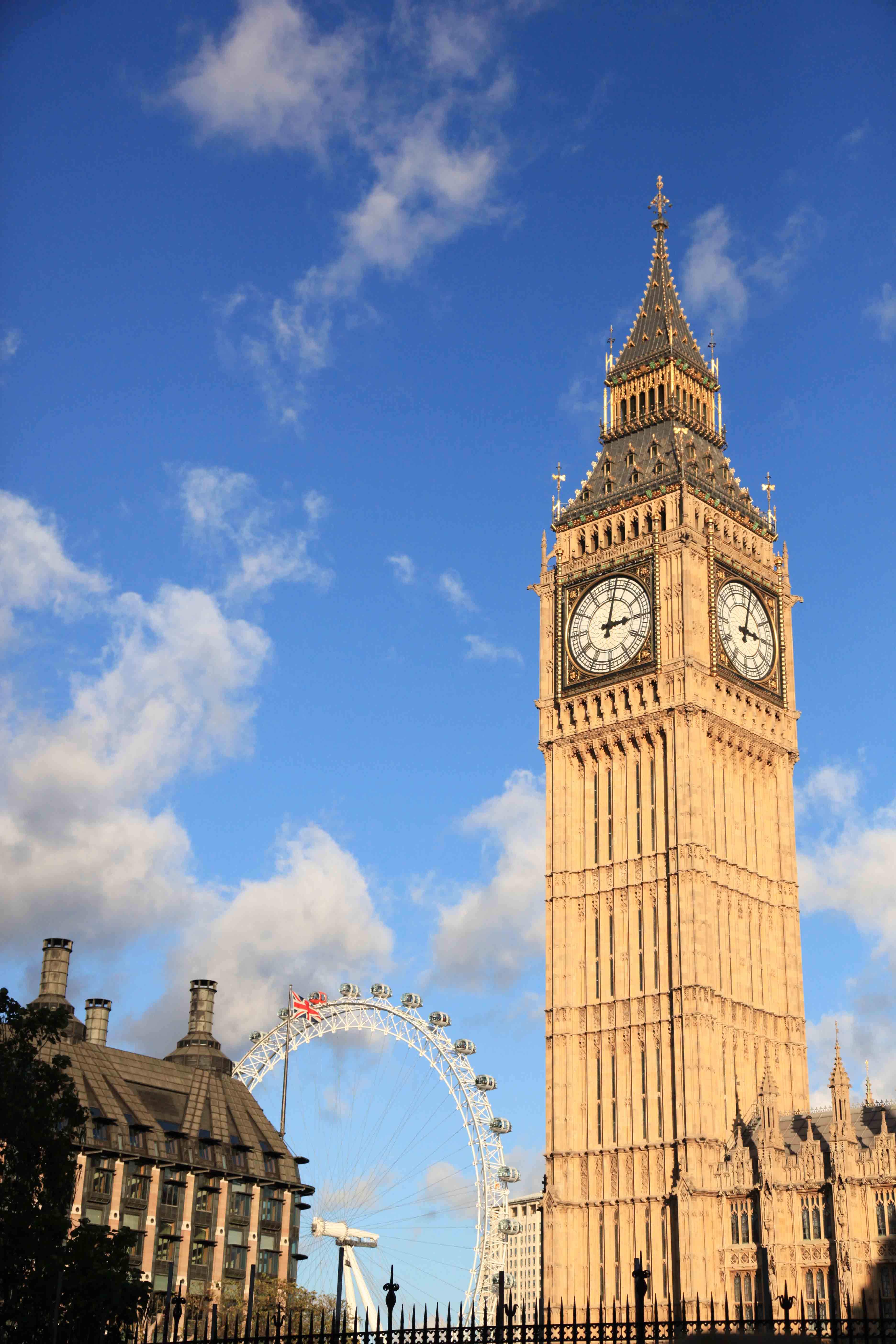 Royal London Tour & VIP Tower of London Access - City Wonders