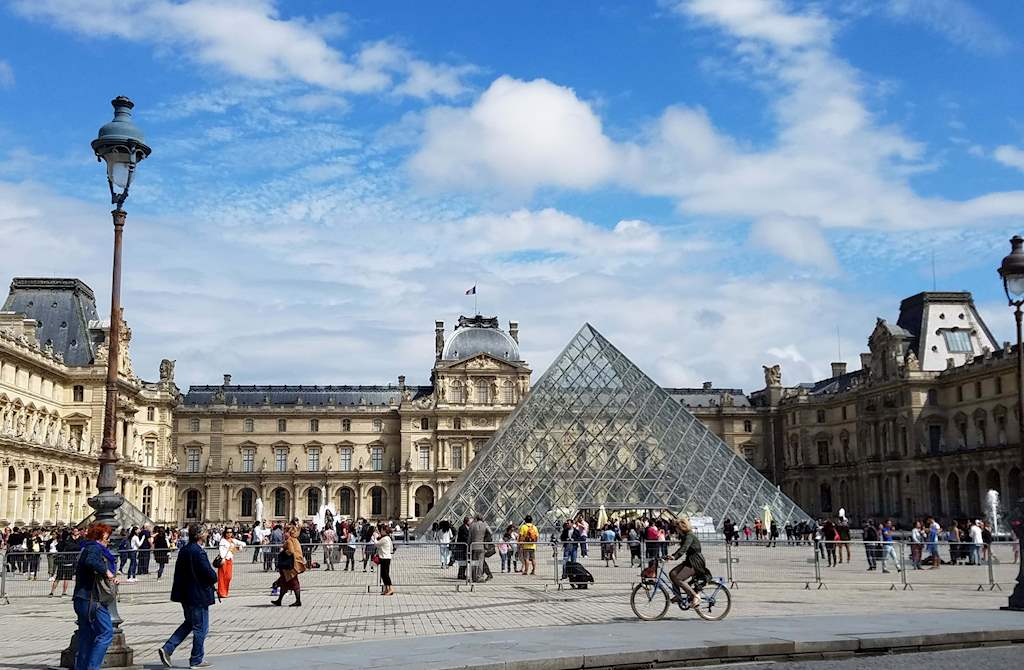 private tour of the louvre museum