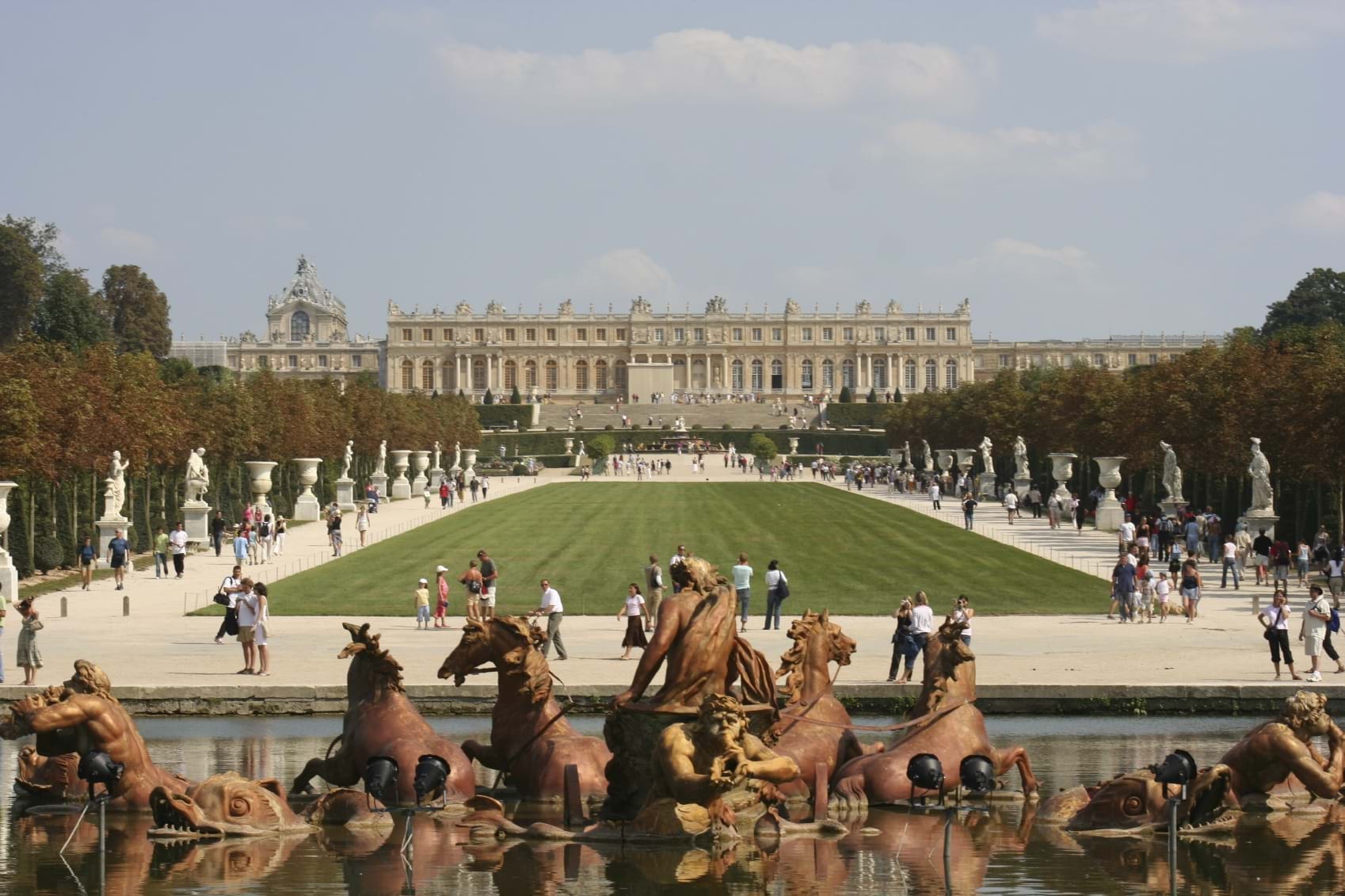 Время версаль. Версальский дворец Версаль Франция. Дворцово парковый ансамбль Версаль в Париже. Достопримечательности Франции Версальский дворец.