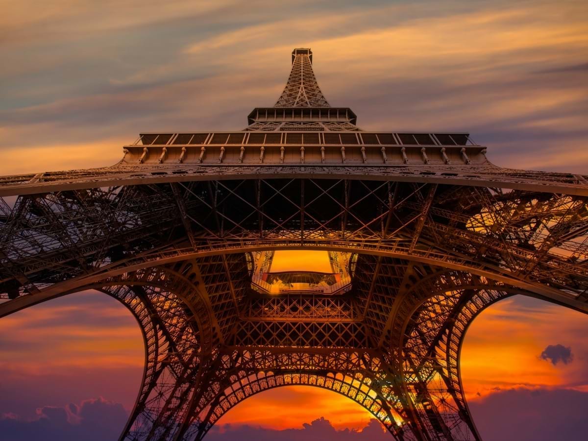 Skip the line Eiffel Tower Sunset Tour - City Wonders