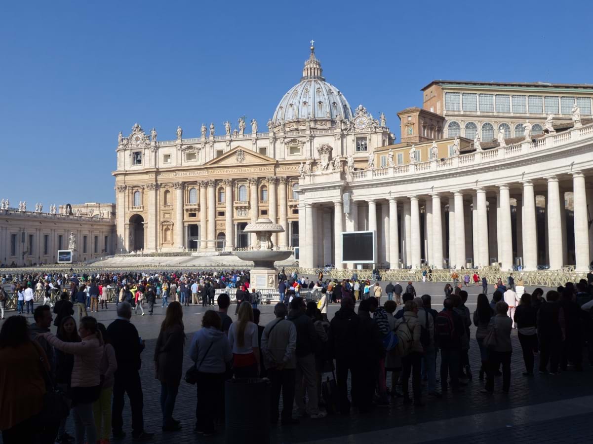 Queues at the Vatican