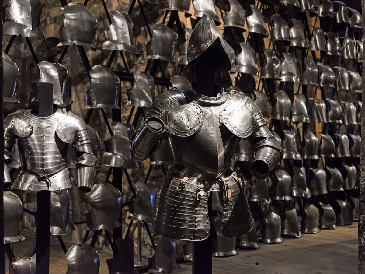 armour-in-tower-of-london.jpg